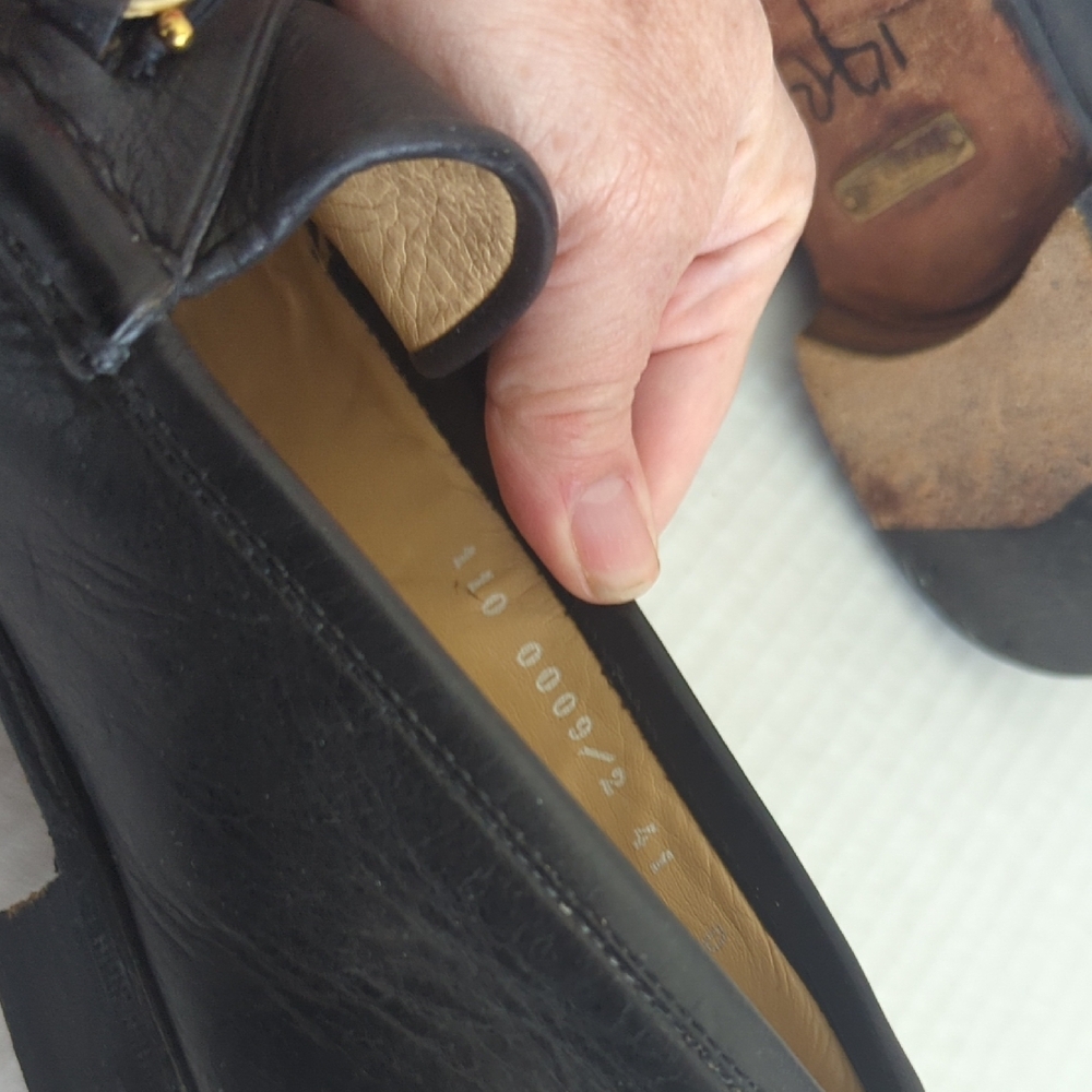 Gucci Black Leather Loafers with Gold Detail - Picture 12 of 13